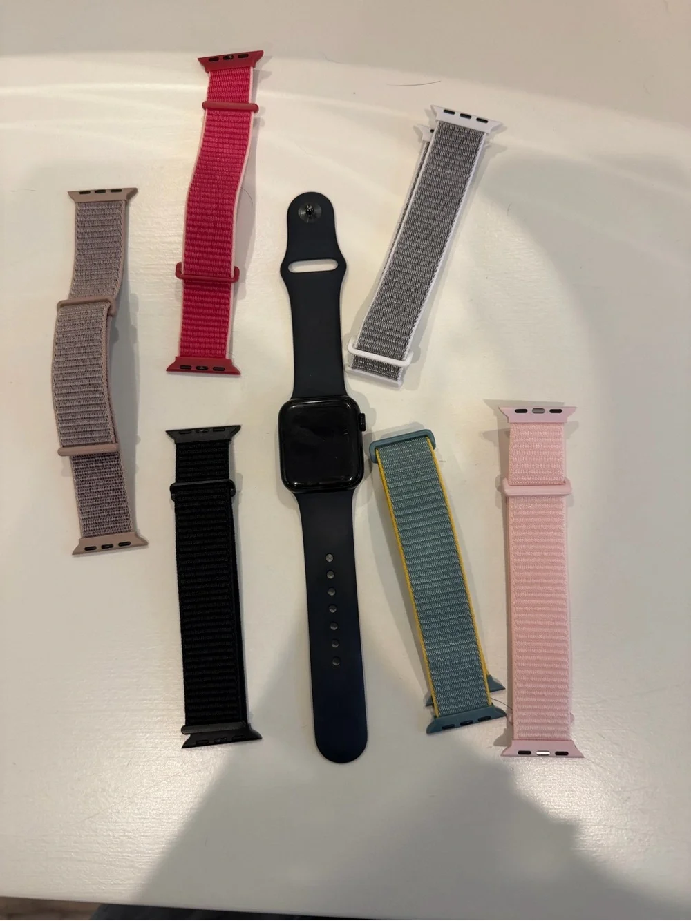 Black Applewatch SE 40mm with + spare bands